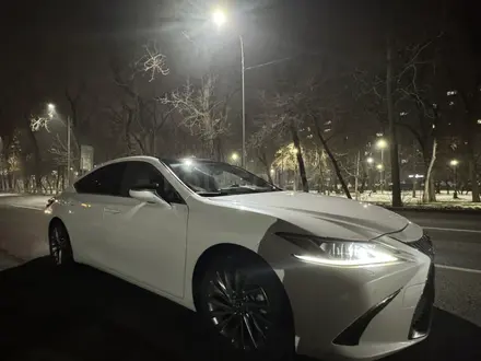 Lexus ES 250 2018 года за 18 200 000 тг. в Алматы – фото 5