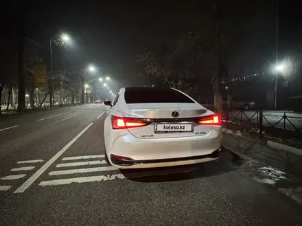 Lexus ES 250 2018 года за 18 200 000 тг. в Алматы – фото 7