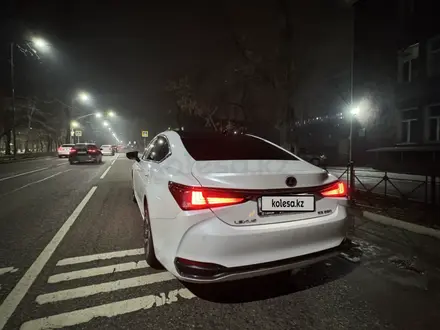 Lexus ES 250 2018 года за 18 200 000 тг. в Алматы – фото 8