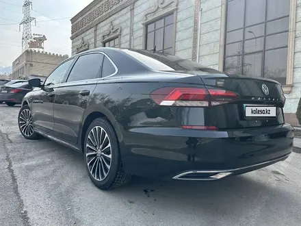 Volkswagen Passat 2021 года за 12 500 000 тг. в Алматы – фото 5