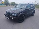 Mercedes-Benz ML 55 AMG 2002 года за 7 000 000 тг. в Астана