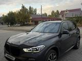 BMW X5 2018 года за 28 400 000 тг. в Алматы – фото 2