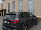 BMW X5 2018 года за 28 400 000 тг. в Алматы – фото 3