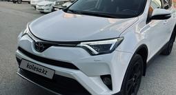 Toyota RAV4 2017 годаүшін11 700 000 тг. в Караганда
