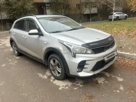 Kia Rio X-Line 2021 года за 7 990 000 тг. в Астана – фото 2