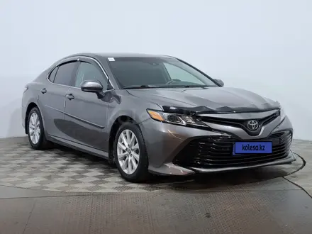 Toyota Camry 2020 года за 10 590 000 тг. в Астана – фото 3