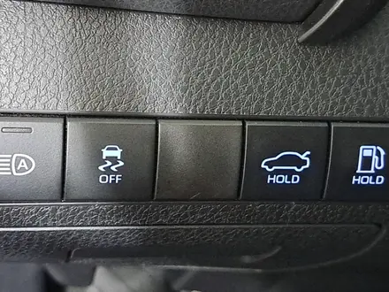 Toyota Camry 2020 года за 10 590 000 тг. в Астана – фото 21