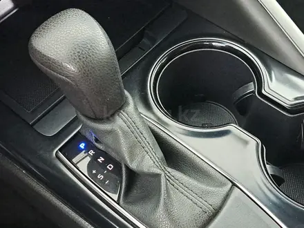 Toyota Camry 2020 года за 10 590 000 тг. в Астана – фото 22