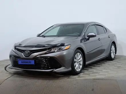Toyota Camry 2020 года за 10 590 000 тг. в Астана