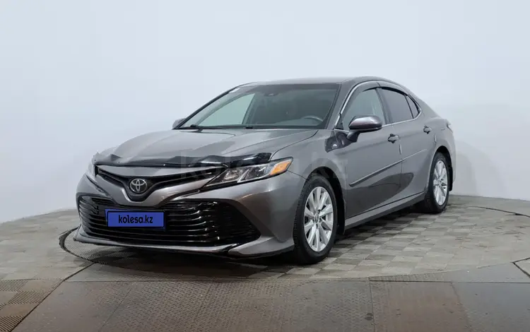 Toyota Camry 2020 года за 10 590 000 тг. в Астана
