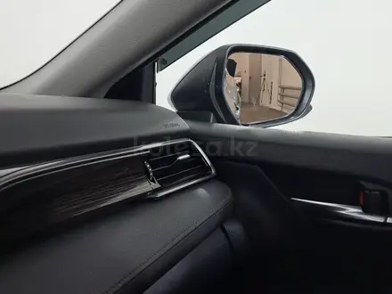 Toyota Camry 2020 года за 10 590 000 тг. в Астана – фото 23