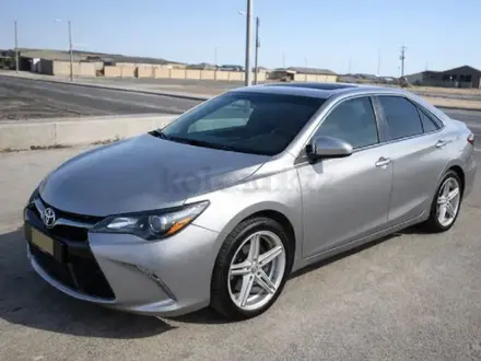Toyota Camry 2015 года за 5 500 000 тг. в Жанаозен