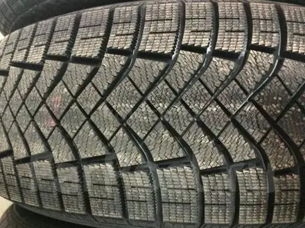 225-60-17 Pirelli Ice Zero Friction за 63 000 тг. в Алматы