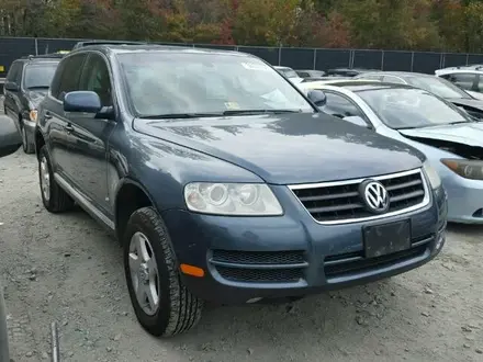 Volkswagen Touareg 2006 года за 56 000 тг. в Алматы