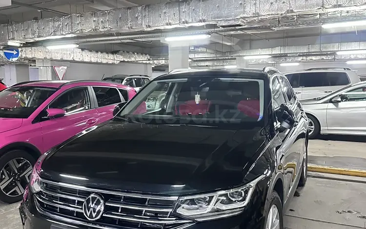 Volkswagen Tiguan 2021 года за 17 000 000 тг. в Алматы