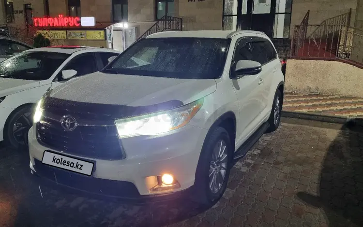 Toyota Highlander 2015 годаfor17 000 000 тг. в Актау