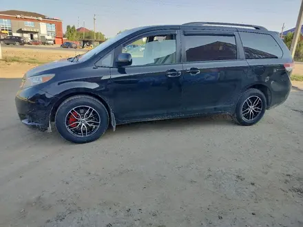 Toyota Sienna 2012 года за 8 000 000 тг. в Актобе – фото 5