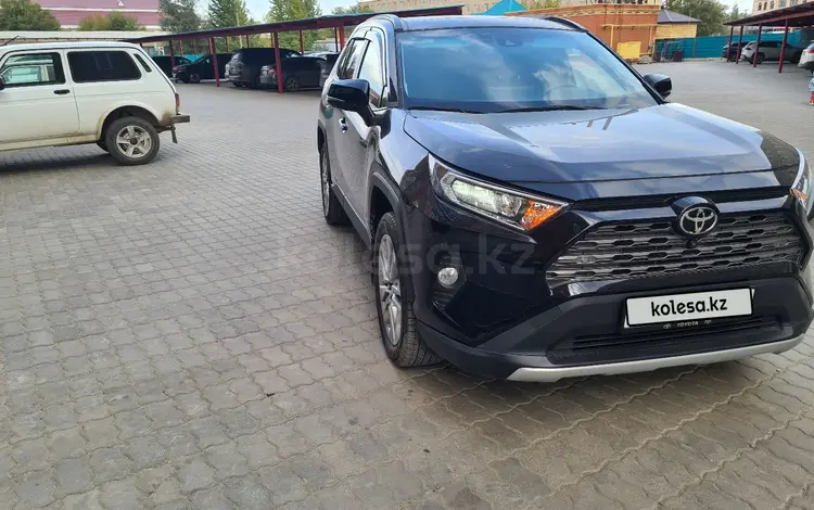 Toyota RAV4 2021 годаүшін19 400 000 тг. в Актобе