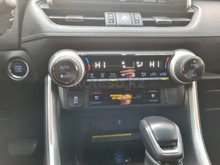 Toyota RAV4 2021 года за 19 400 000 тг. в Актобе – фото 32