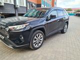 Toyota RAV4 2021 года за 19 300 000 тг. в Актобе – фото 4