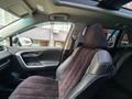 Toyota RAV4 2021 годаүшін19 400 000 тг. в Актобе – фото 36