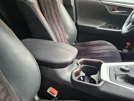 Toyota RAV4 2021 года за 19 400 000 тг. в Актобе – фото 53