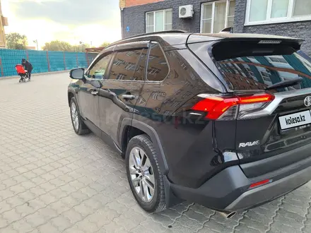 Toyota RAV4 2021 года за 19 400 000 тг. в Актобе – фото 5
