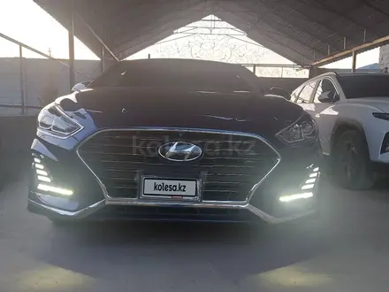 Hyundai Sonata 2019 года за 9 500 000 тг. в Шымкент – фото 2