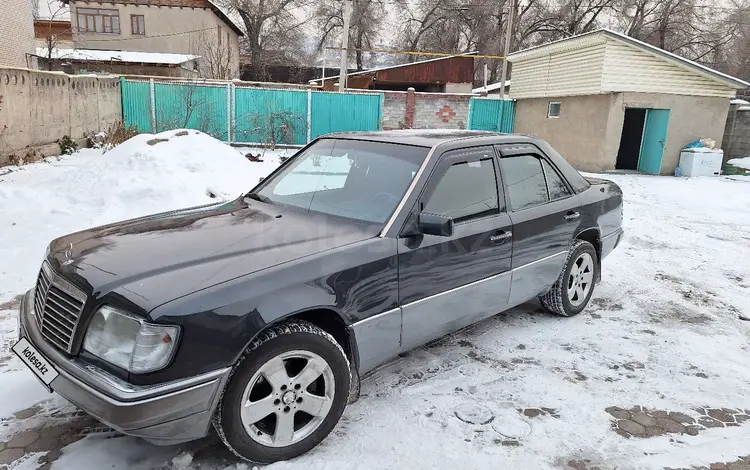 Mercedes-Benz E 220 1994 года за 1 700 000 тг. в Алматы