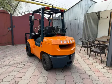 Toyota  7FG35 2002 года за 6 100 000 тг. в Алматы – фото 2