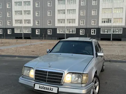 Mercedes-Benz E 220 1993 года за 2 400 000 тг. в Алматы – фото 3