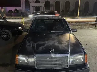 Mercedes-Benz E 230
