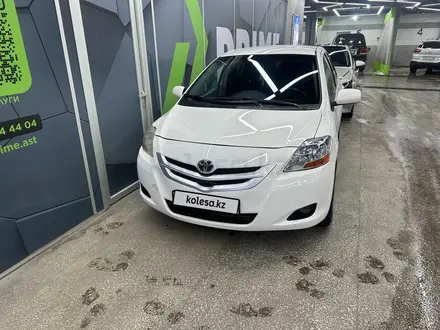 Toyota Yaris 2010 года за 4 500 000 тг. в Астана