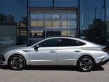 Hyundai Sonata 2023 года за 14 790 000 тг. в Астана – фото 2
