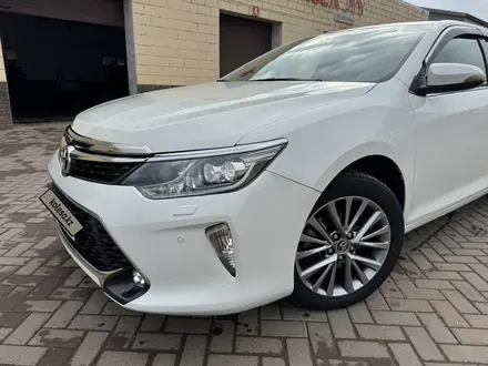 Toyota Camry 2017 года за 11 700 000 тг. в Уральск – фото 15