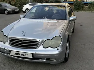 Mercedes-Benz C 240