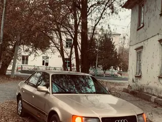 Audi 100