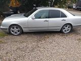 Mercedes-Benz E 200 1996 года за 2 500 000 тг. в Костанай – фото 3