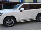 Toyota Land Cruiser 2021 года за 54 900 000 тг. в Актобе – фото 2