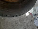 Бескамерные летние шины за 30 000 тг. в Уральск – фото 2