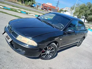 Mitsubishi Carisma, 2002