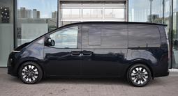 Hyundai Staria 2023 года за 22 990 000 тг. в Астана – фото 2