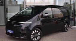 Hyundai Staria 2023 года за 22 990 000 тг. в Астана