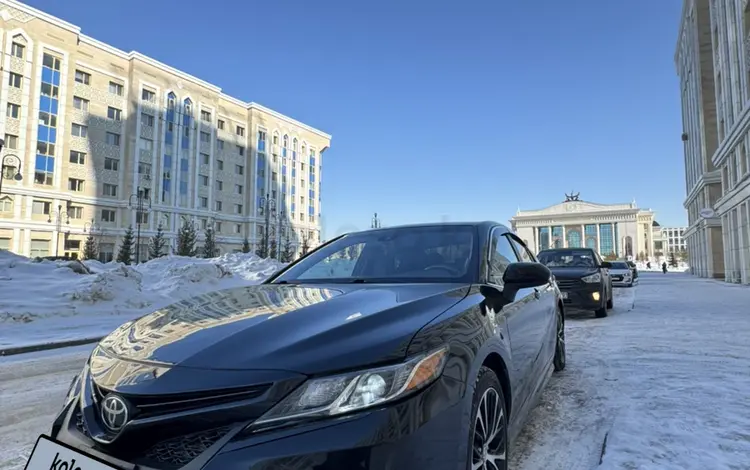 Toyota Camry 2017 года за 11 350 000 тг. в Астана