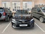 Toyota Camry 2020 года за 13 900 000 тг. в Астана
