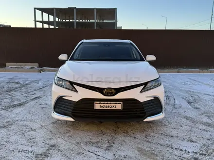 Toyota Camry 2022 года за 9 400 000 тг. в Атырау – фото 4