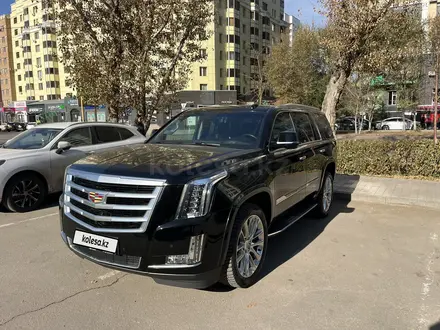 Cadillac Escalade 2019 года за 33 000 000 тг. в Астана