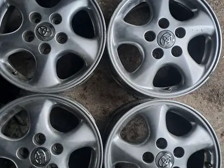 Диски в хорошем состояние оригинал Toyota за 85 000 тг. в Алматы – фото 3
