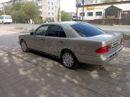 Mercedes-Benz E 280 1998 года за 1 200 000 тг. в Караганда
