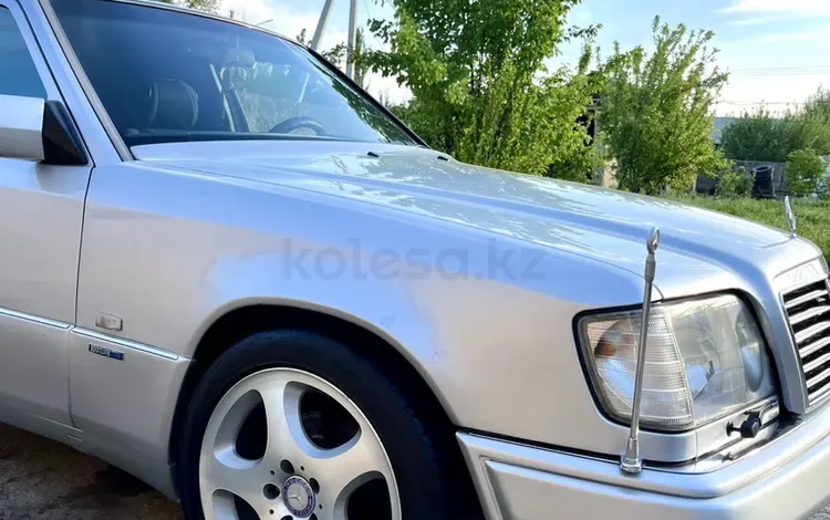 Mercedes-Benz E 220 1995 года за 5 000 000 тг. в Шымкент